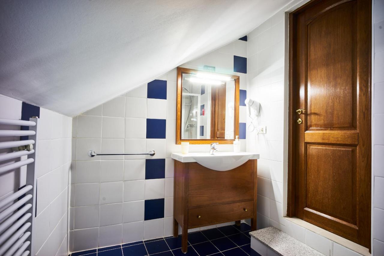 בוקרשט Cozy Attic Room V מראה חיצוני תמונה