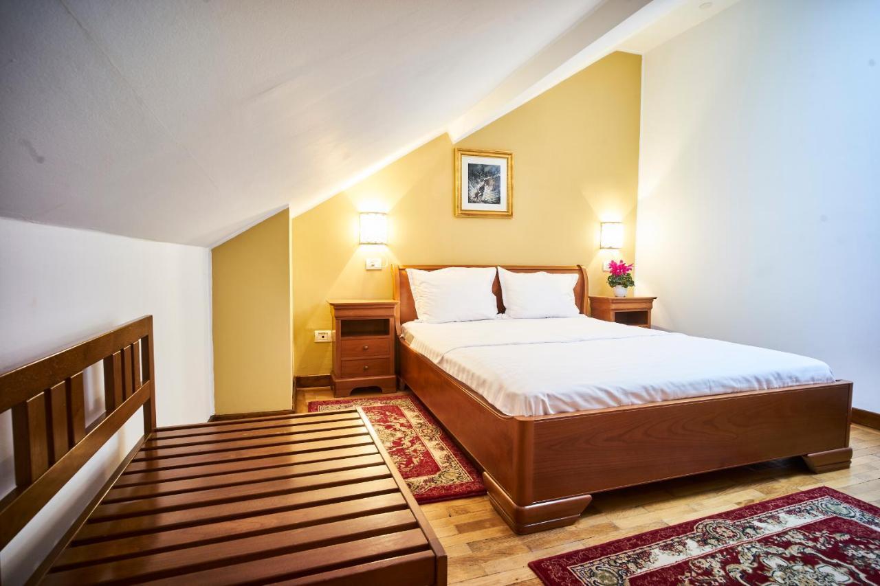 בוקרשט Cozy Attic Room V מראה חיצוני תמונה