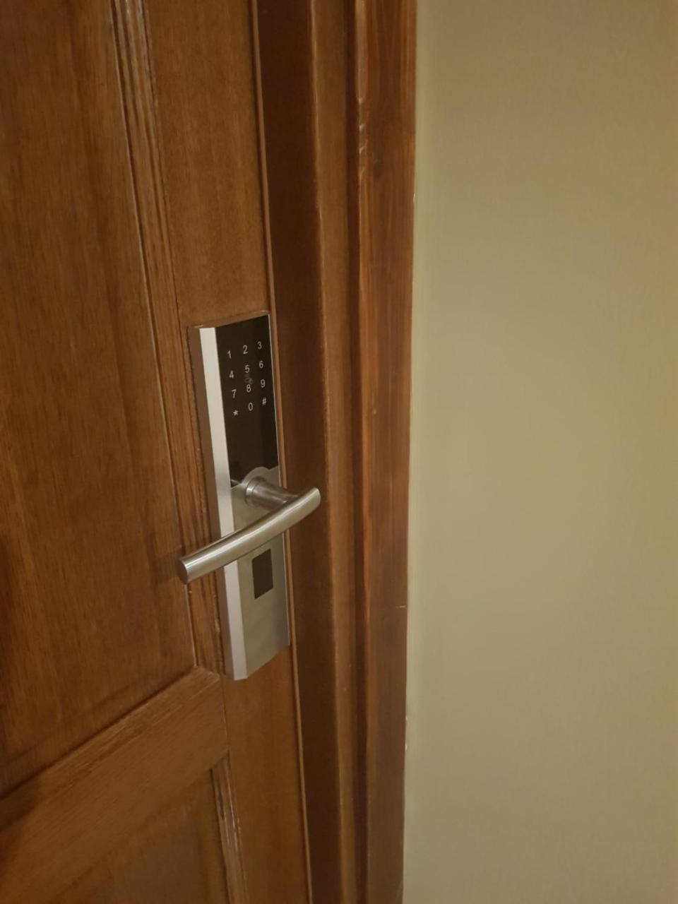 בוקרשט Cozy Attic Room V מראה חיצוני תמונה